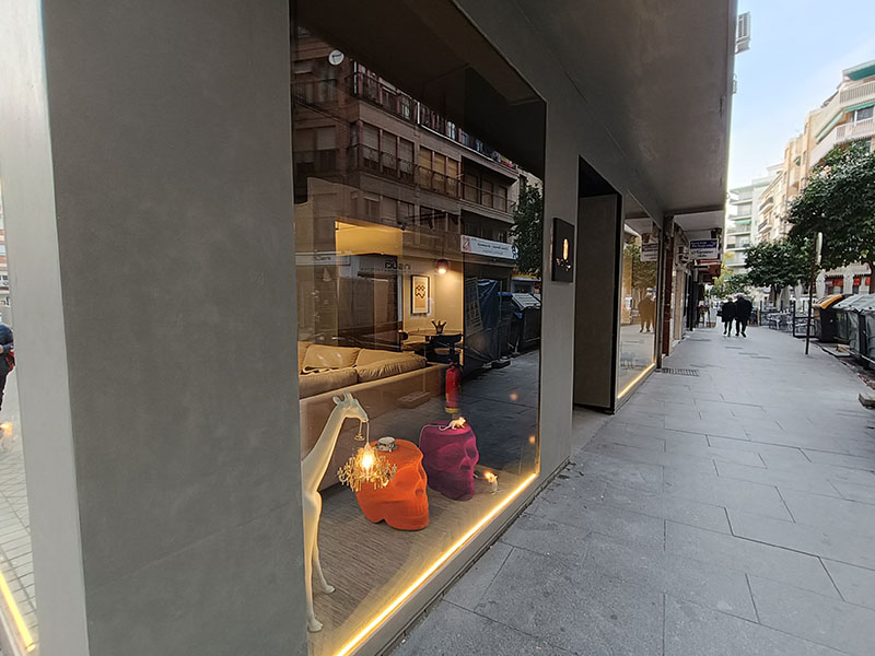 Limpieza de fachadas y cristales en altura en Granada